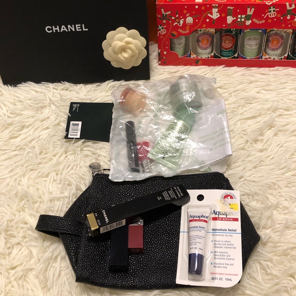 ReVive Black Pouch (Free Channel Eyeliner, Clinique, Estée Lauder & Aquaphor)